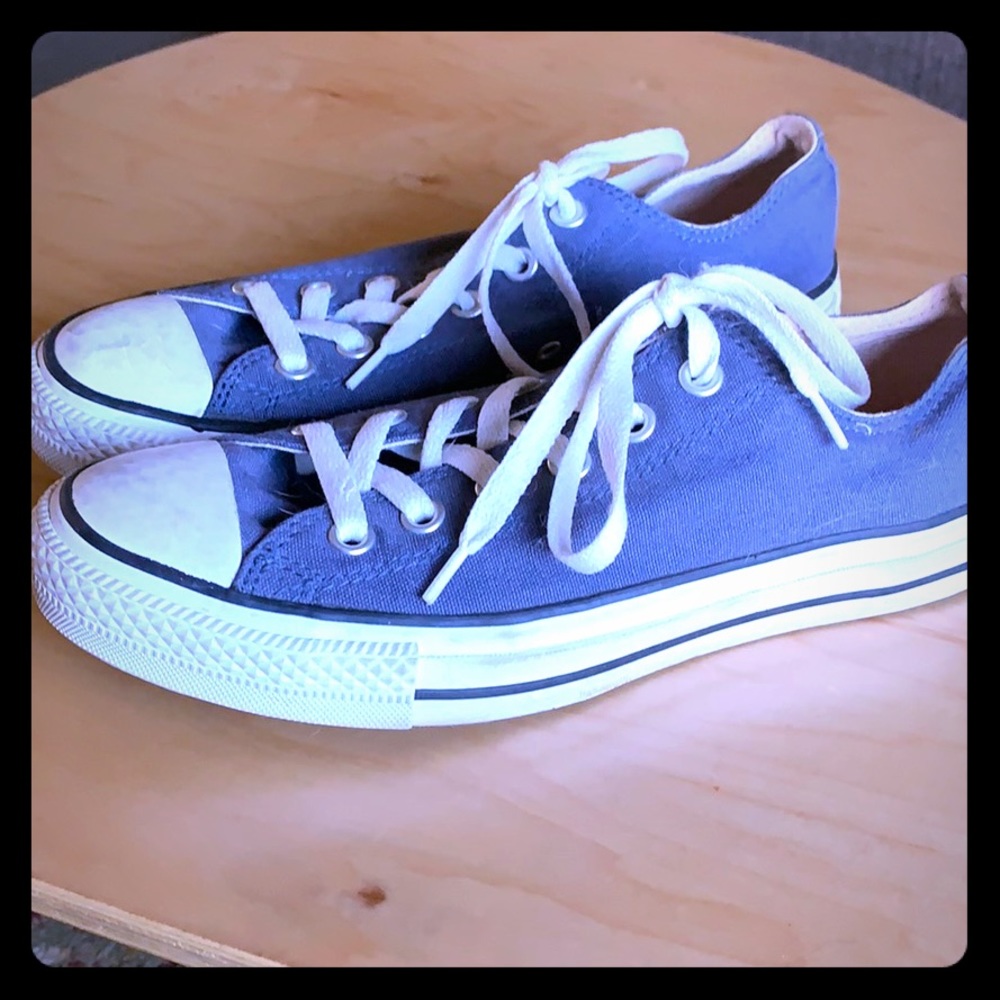 Size 9 Blue Converse AllStar low tops.